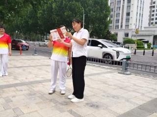 广发银行临沂分行开展7·8保险公众宣传活动