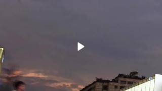 文润之江｜“最美人墙”十年守护西湖：烈日下的青春身影，铸就最美风景(图1)