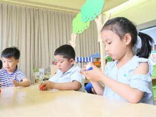 威海高区总工会：“工助未来 暖新学堂”护航职工子女