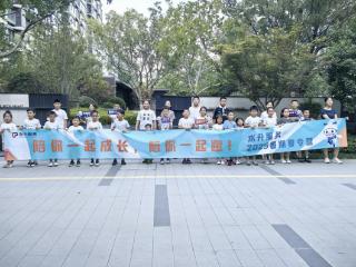 李营街道五里屯社区开展“宝贝，加油跑”儿童成长志愿服务活动