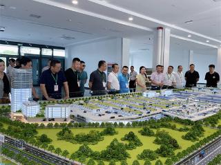 中共南昌市委党校进修班学员赴南昌洪旺智慧农批大市场、太平镇伴思缘美宿参观交流