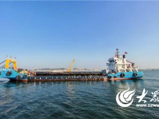 烟台西港区防波堤项目土工织物铺设完工