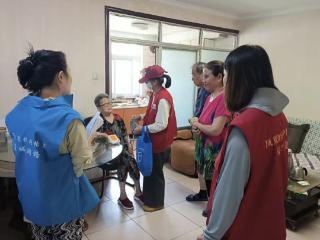 济阳街道南门社区开展“健康敲门”入户义诊活动
