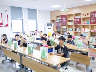 火热开启 | 家门口的“托”付，细“暑”精彩！