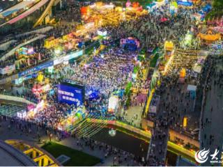城市“顶流”夜市的守护者 ——潍坊消防护航凤溪地“夜经济”