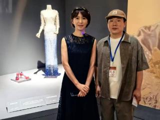淄博琉璃进国博｜任波：苦练34年，让淄博琉璃站上世界舞台