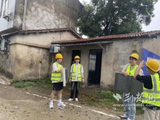 湖北建院“匠新智造社”团队巧破屋漏难题