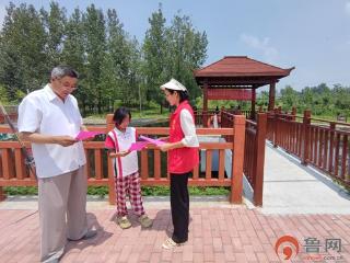 滕州龙阳镇：防溺水宣传教育进乡村 筑牢暑期儿童安全防线