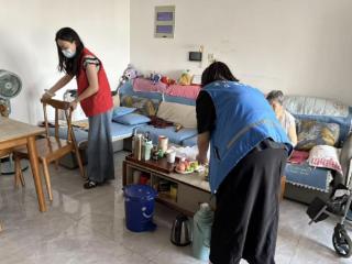 南苑街道孝养城社区开展走访慰问现役军人家庭活动