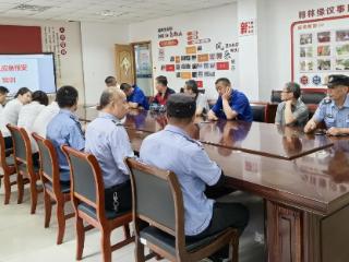 翰林缘社区网格员开展夏日安全巡查和宣传