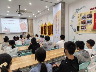 凤凰司法所关工站夯筑未成年人保护堤坝