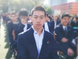 从全区3700名到全市前30名！自称“吃货”的他发现，中学母校的真正魅力原来是
