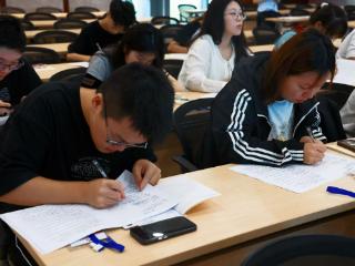 东台农商银行举办东台籍大学生“返家乡”暑期实习启动会