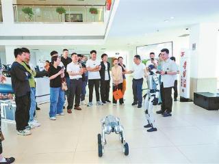 厦门开展“人工智能+”专项培训 全市干部12万人次参学