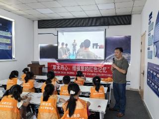 南京溧水：老兵情景特色宣讲走进社区暑托班