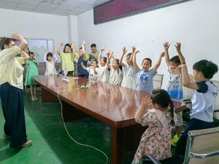 我在新时代文明实践站过暑假丨青岛市即墨区“红领巾”志愿服务点亮新业态家庭子女暑期生活