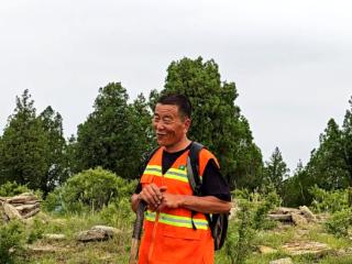董京山：一月走烂一双鞋 痴心护林二十载