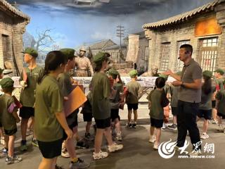 200余名“军娃”走进潍坊市党史教育馆，开启烽火传承之旅