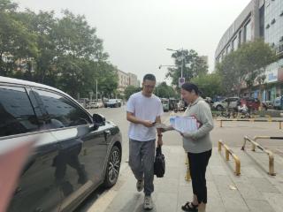 南苑街道凤翔社区开展“凝心聚力助就业”宣传活动