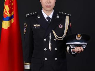 吴正：伏案十年，墨暖高墙