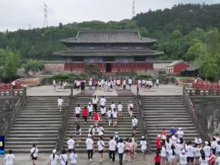 百名海外校友子女开启武当山寻访之旅