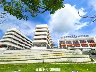 【天眼问政 记者帮你问】上海师范大学附属贵安实验学校初中部交付后的“开学倒计时”