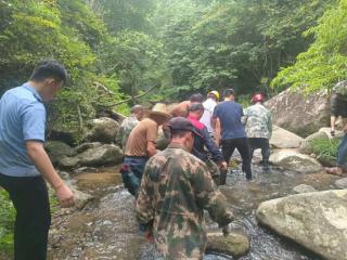 三明明溪：7小时深山营救 受伤采菇男子成功脱险