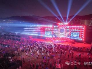 2025半月湾沙滩音乐节盛大启幕，现场燃炸天
