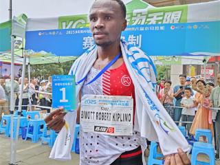 1小时7分26秒！肯尼亚选手夺得“六马”男子半马冠军