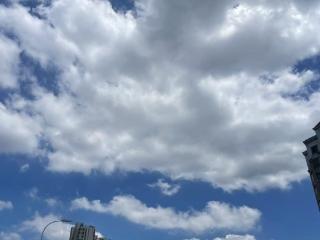 入伏首日 合肥市再现“高颜值”天空