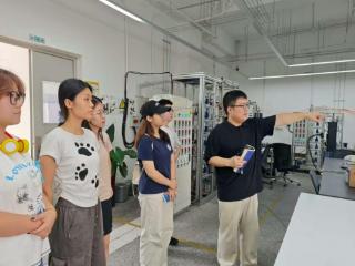 从实验室到绿电企业：北林学子与企业对话 探索纳米科技前沿