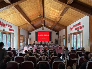 省林业保护发展中心赴泗水开展“林农点单我来服务”科技下乡活动
