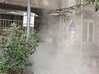 高温天电表箱起火，无锡梁溪城管联合消防物业快速除险