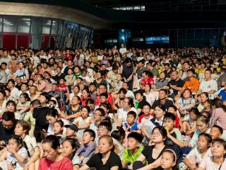 盐都：同 “屏” 共振，燃动苏超沸腾时刻