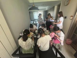 济南高新区凤凰路小学：指尖绽放梦想，家校共绘童真