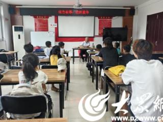 莱州市文昌路街道明苑社区：穿越时光，与邹爷爷共享童年乐事