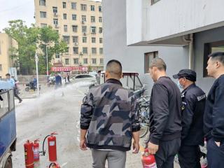应急处理保平安，济阳街道财工街社区巡查排隐患