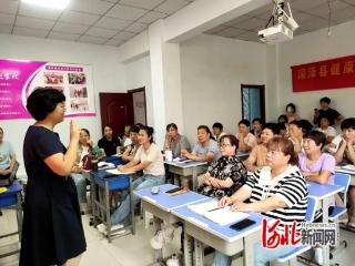 深泽县举办高级育婴师上岗技巧与高端家政就业指导公益讲座