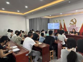 【童乐缤纷暑期】济南市莱芜区凤城街道瑞馨园社区举行“‘童’样精彩 不负‘暑’托”暑托班开班仪式