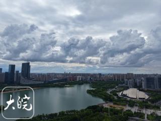 合肥发布强对流黄色预警 市区天空乌云密布（航拍）