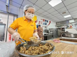 凡人歌·青岛故事丨为了员工饭碗，培训校长变身养老食堂主理人