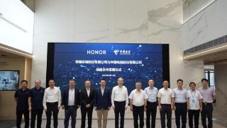 荣耀与中国电信达成战略合作 共筑AI终端生态新格局