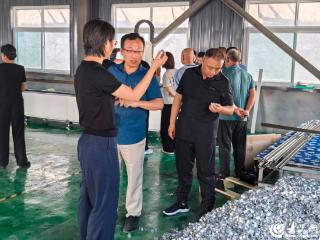 禹城市张庄镇：“兄弟雁”齐归 智能晾衣架“晒”出乡亲致富路