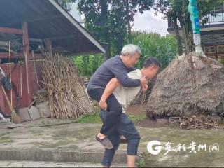 汇川山盆：干部就是群众的“腿脚”