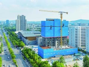 河海大学新教研楼主体封顶