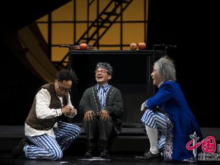 国话话剧《物理学家》首演：黑色幽默叩问科学伦理