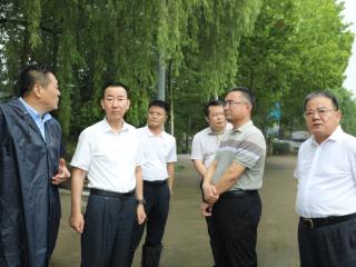 张培峰现场检查防汛工作