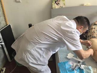 家医签约“零距离”——七月酷暑，湘苑家医坚持上门服务