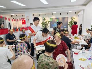 工行贵州贵阳分行深入社区开展“银社联手反诈，宣教守护万家”金融知识万里行活动