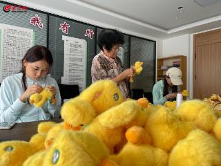 胶州大同社区“技能微课堂”到家门 一针一线缝出职业新能力